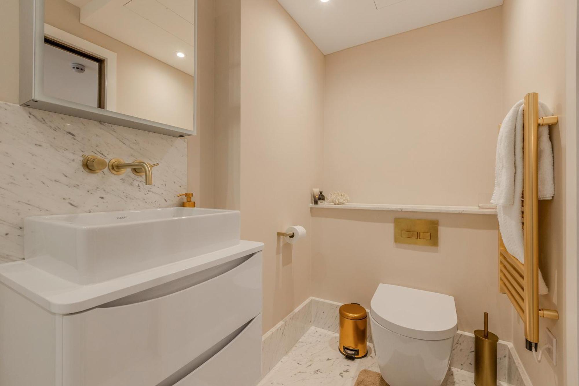 Luxurious 4-bed Knightsbridge Near Harrods * London