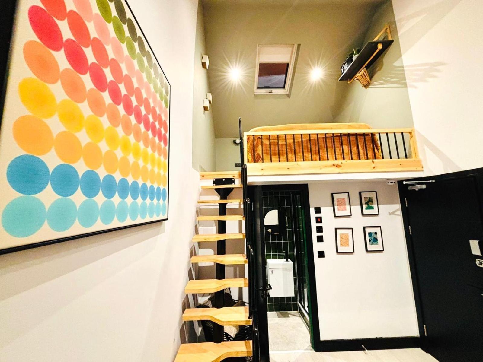 Hackney - No 19 - Vibrant Getaway Apartment