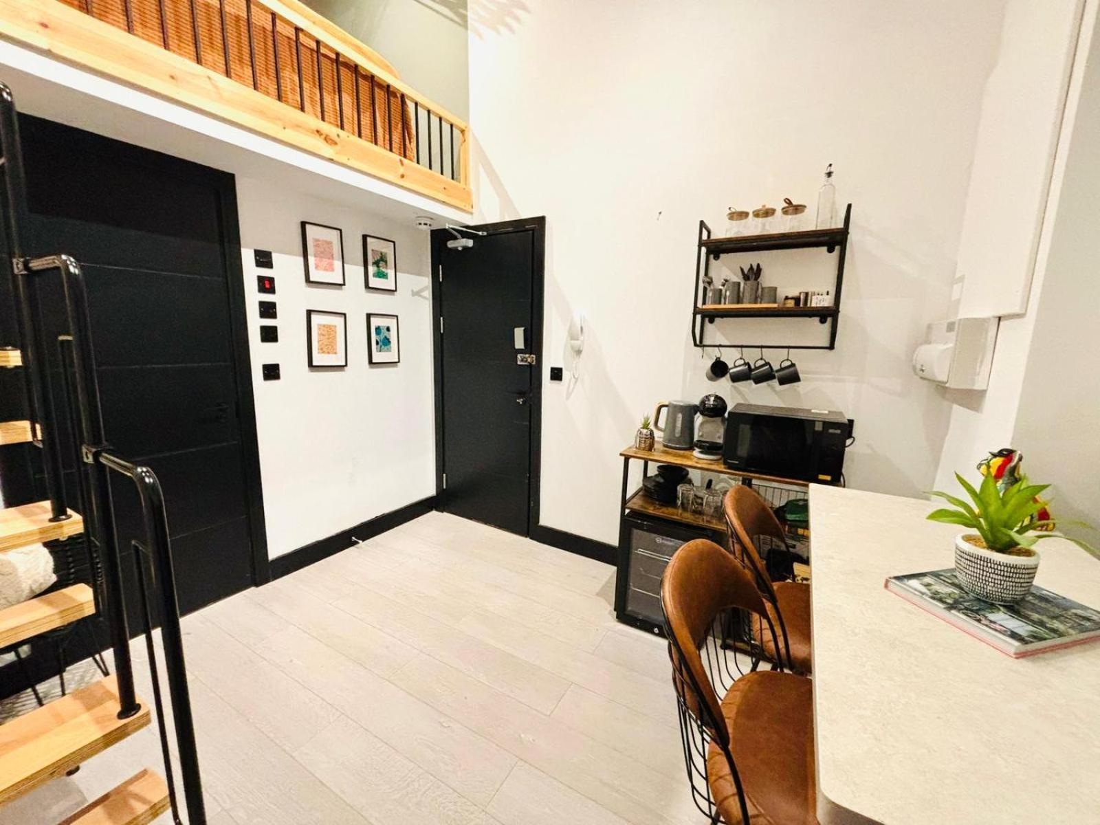 Hackney - No 19 - Vibrant Getaway Apartment *