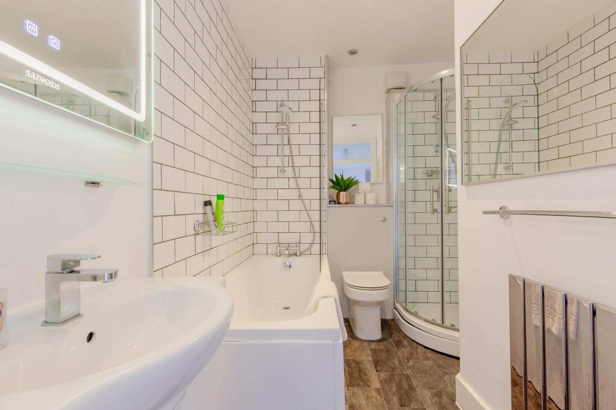 Apartment Bright 2 Bedroom Flat In Lambeth With Balcony *