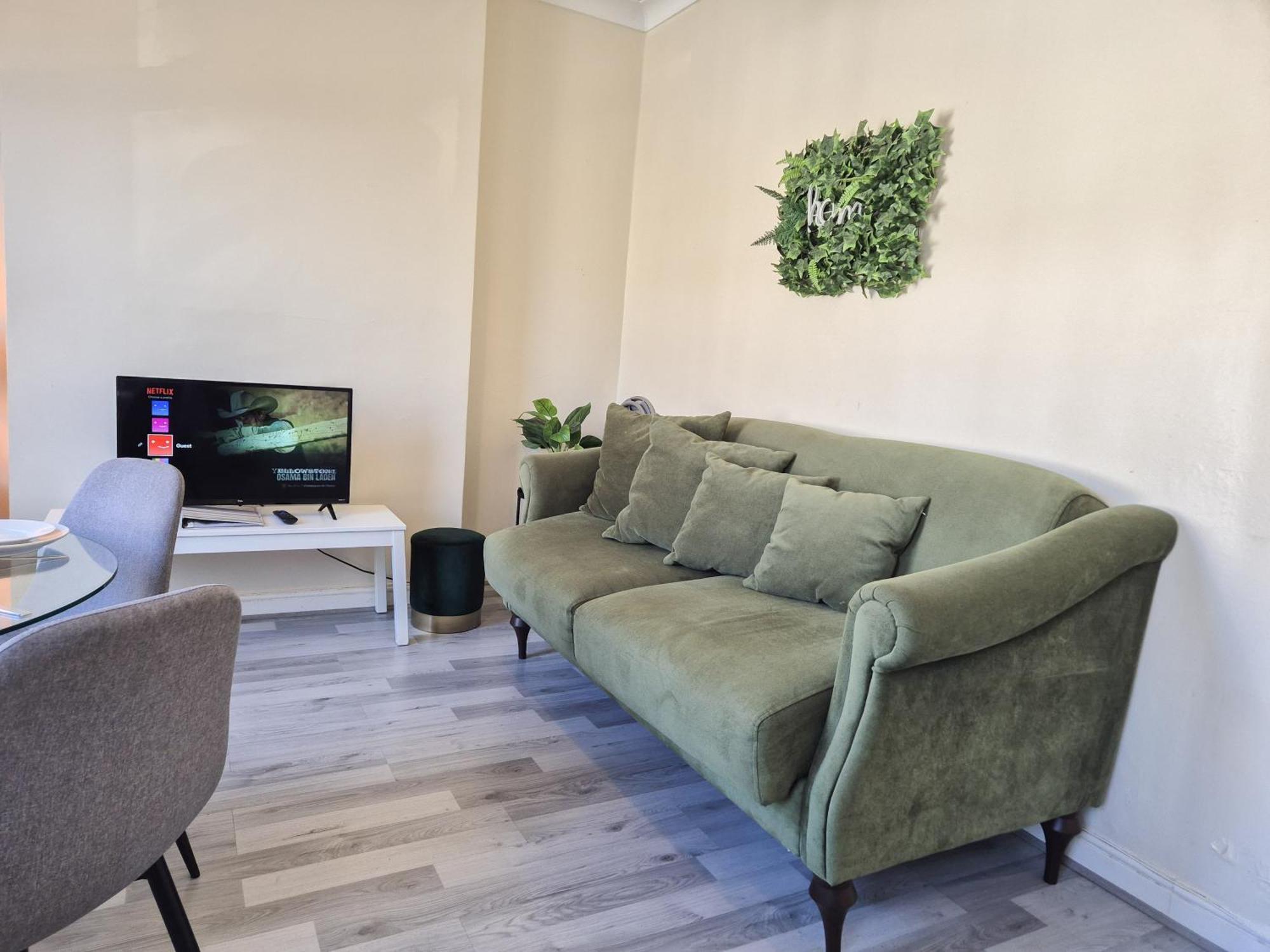 Ample Acton 4-bedroom Flat,ealing, West Leilighet