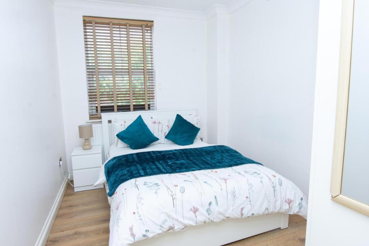 Evergreen Apartments, Flat 3, Apartment