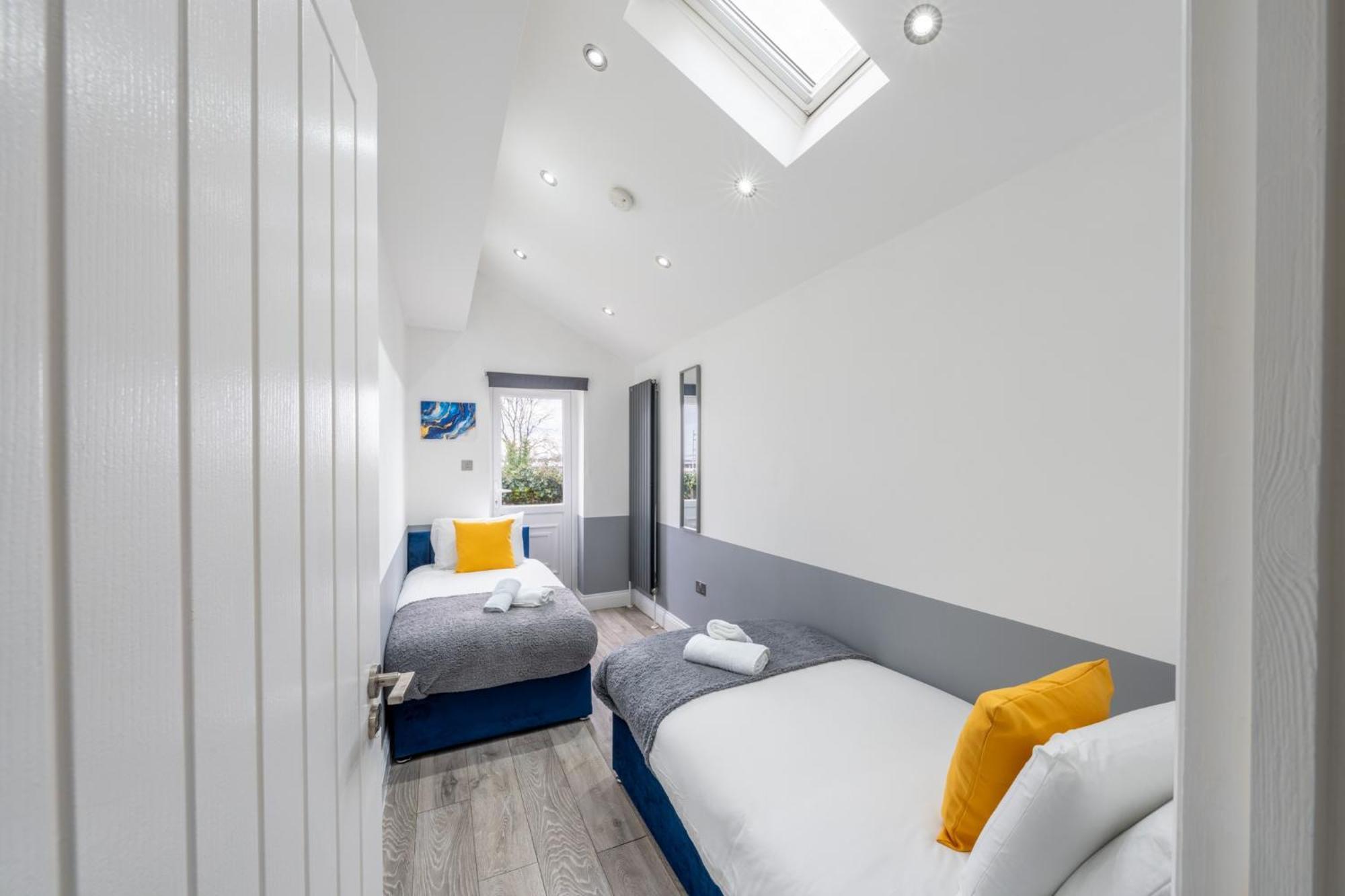 Peaceful 3 Bed Acton Retreat Zone 2 Sleeps 9 London