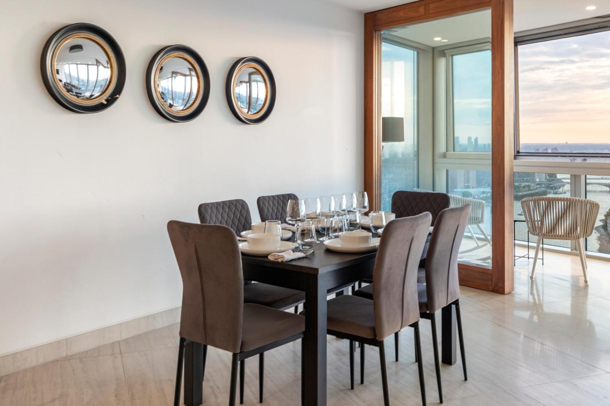 Apartment Skyline Views Luxury 3 Bedroom Free Parking London
