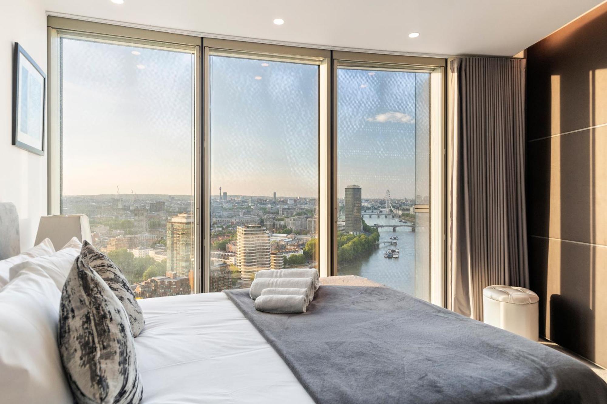 Apartment Skyline Views Luxury 3 Bedroom Free Parking London