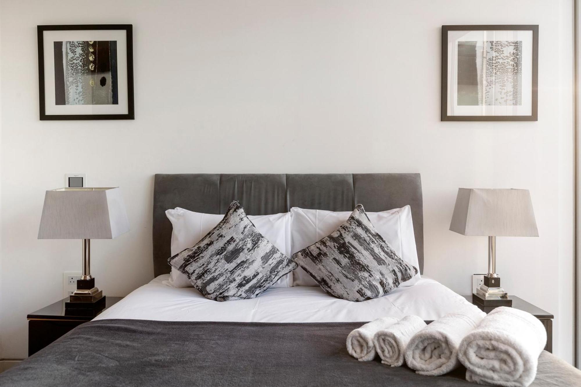 Apartment Skyline Views Luxury 3 Bedroom Free Parking London