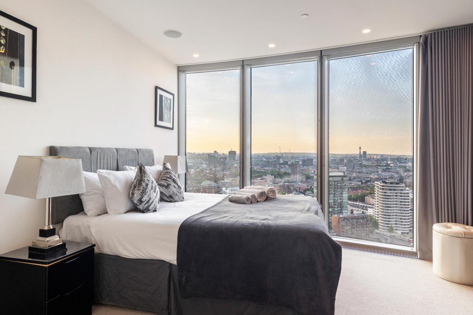 Skyline Views Luxury 3 Bedroom Free Parking * London