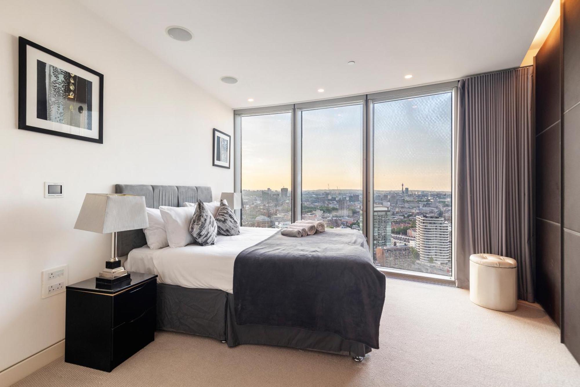 Apartment Skyline Views Luxury 3 Bedroom Free Parking *