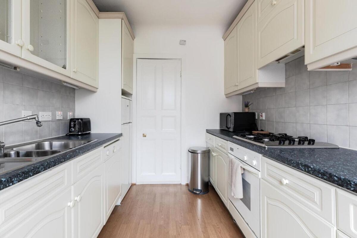 The Earl's Court Haven Apartment London