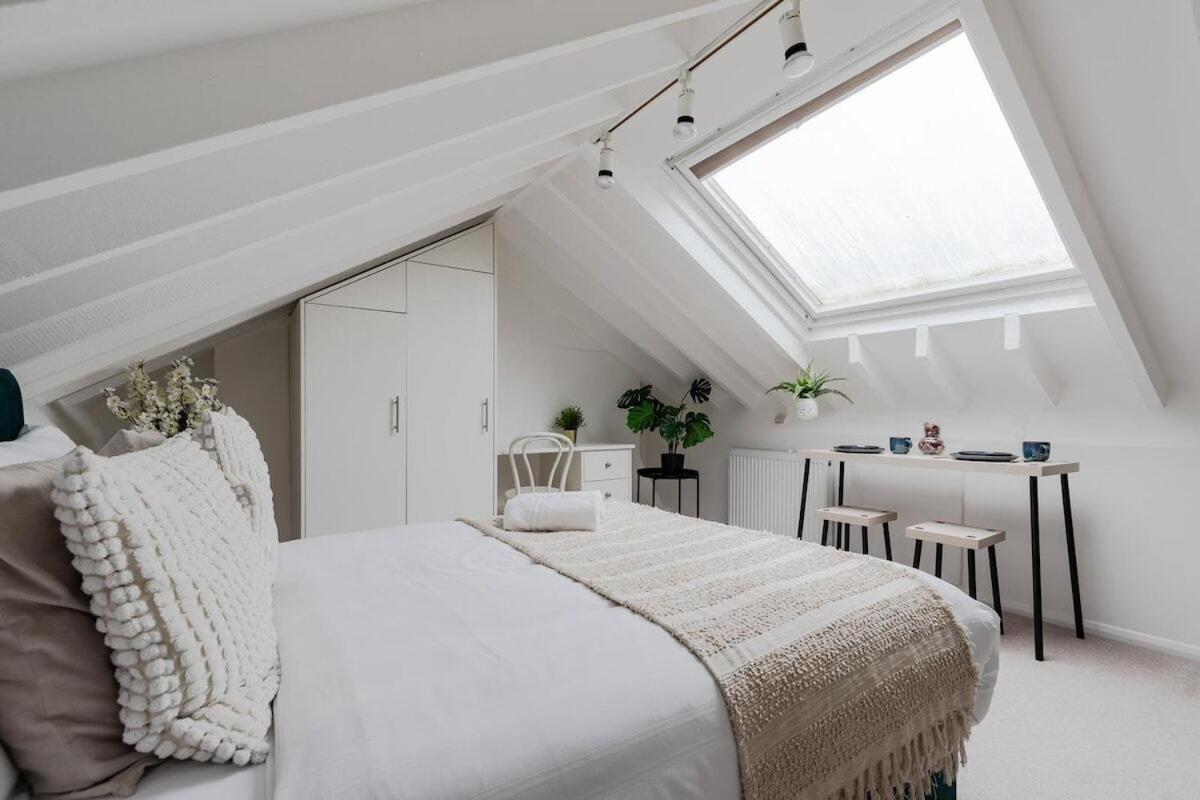 The Earl's Court Haven Apartment *
