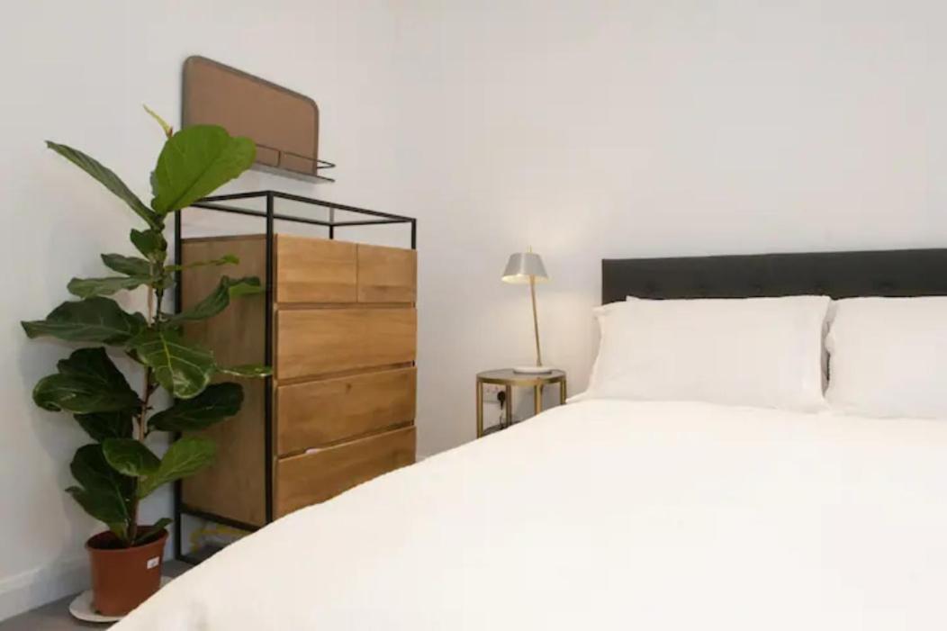 Holiday home Shoreditch - Immaculate 2 Bedrooms Flat For 6 *
