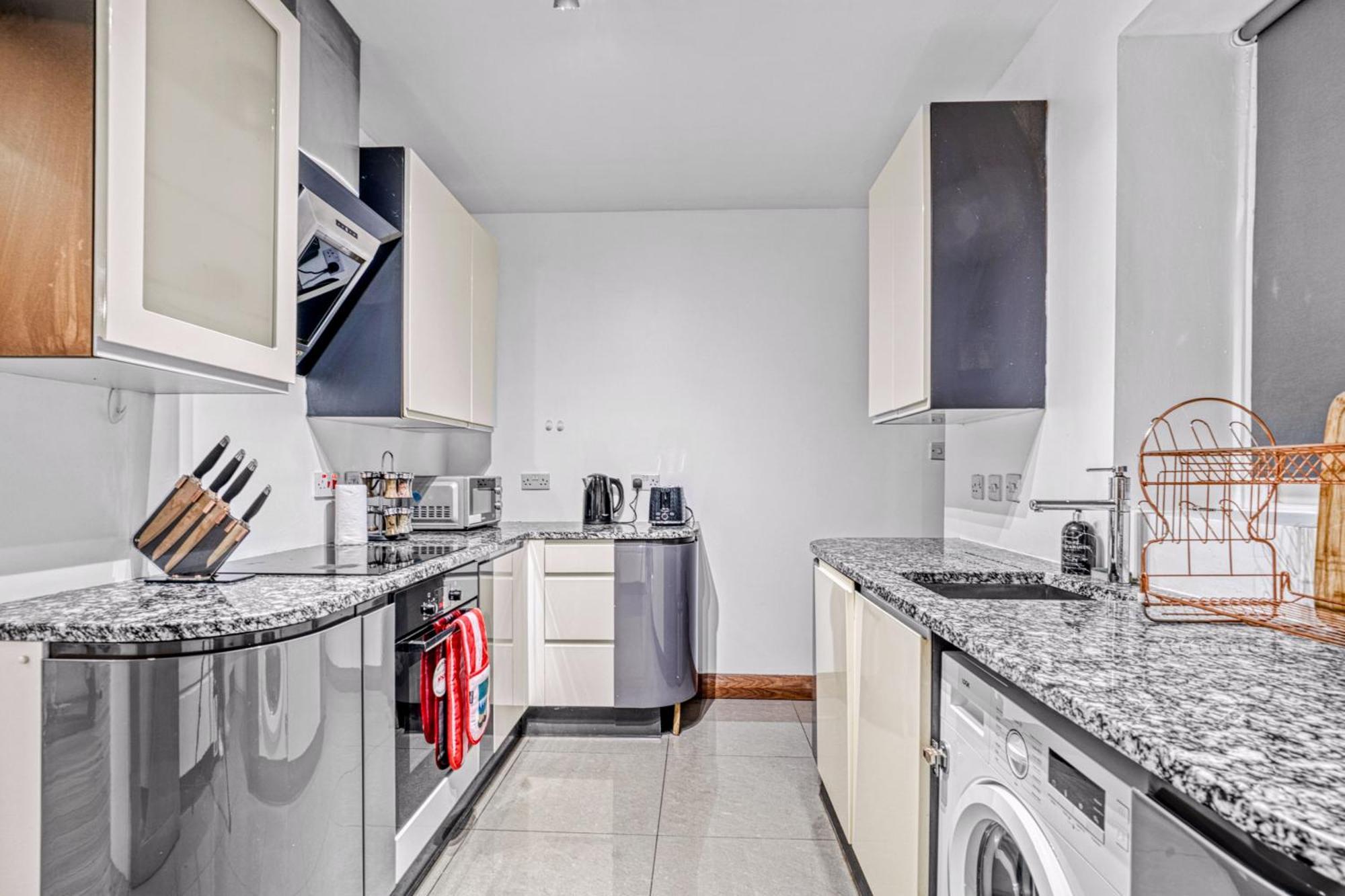 Charming 3br By Redcliffe Gdns Feriehus *