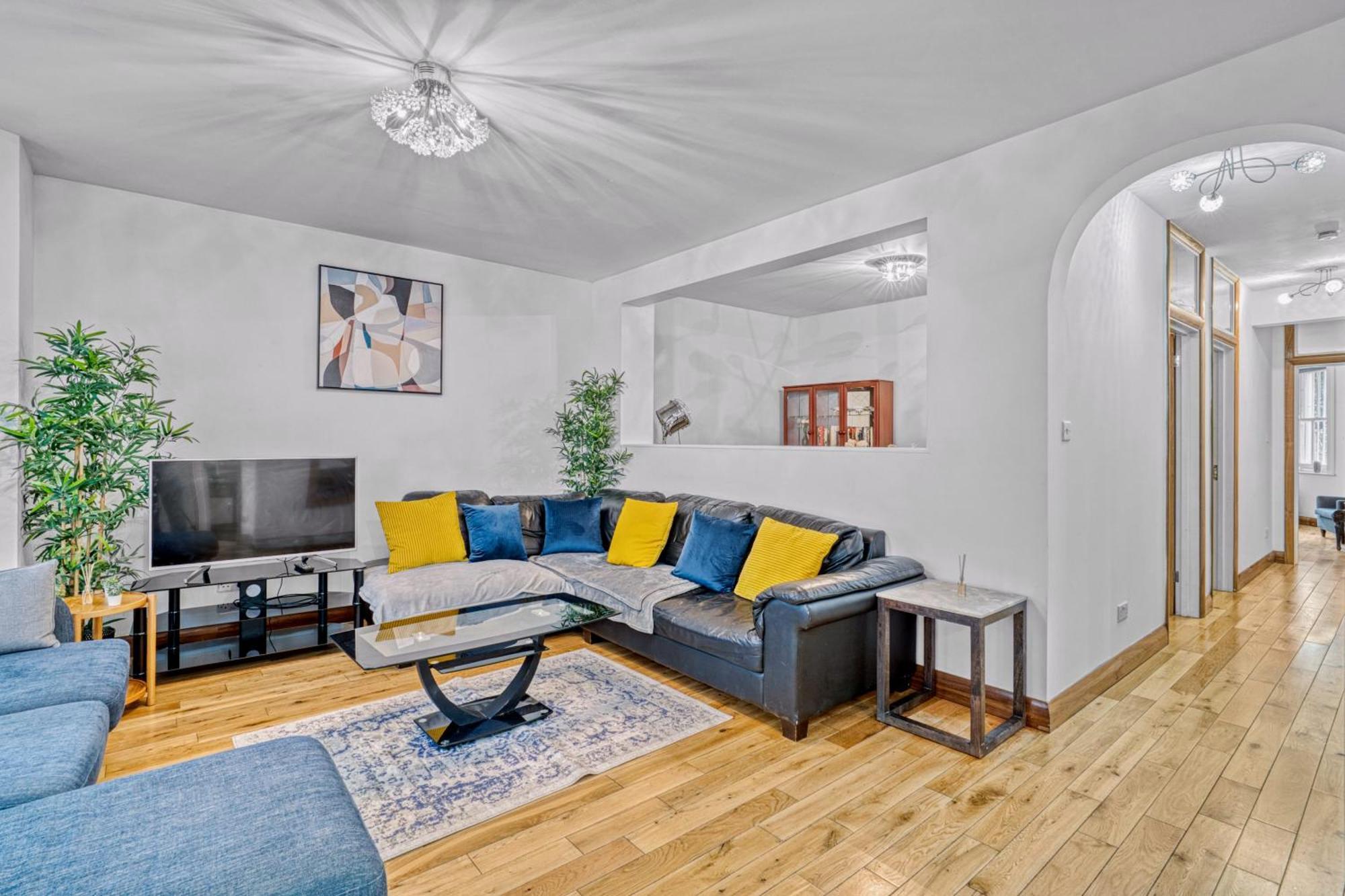Feriehus Charming 3br By Redcliffe Gdns London