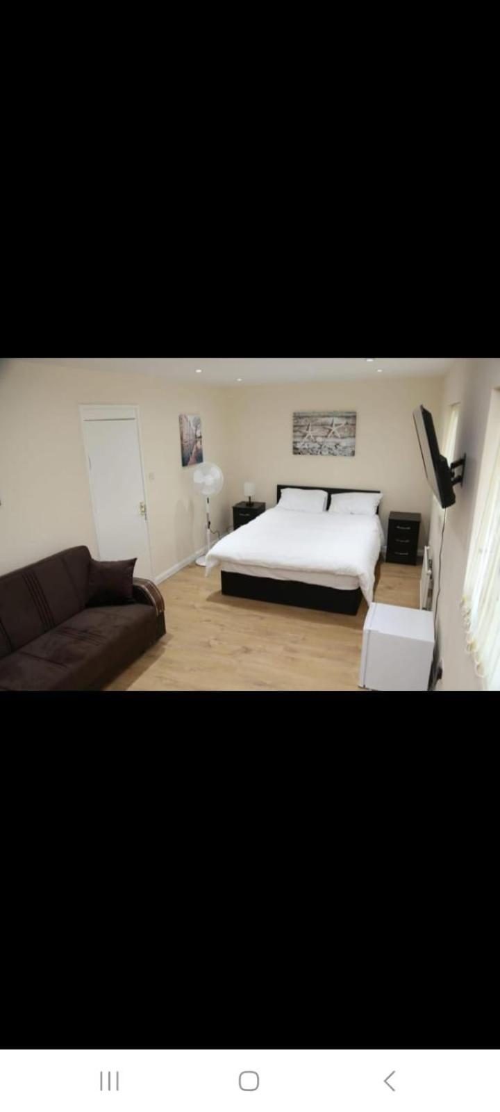 Twin Budget Guest house *