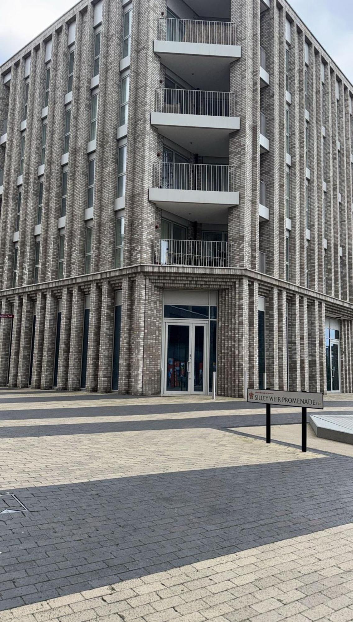 Luxury Entire 1 Bed Flat, Excel, Airport, Custom House * London