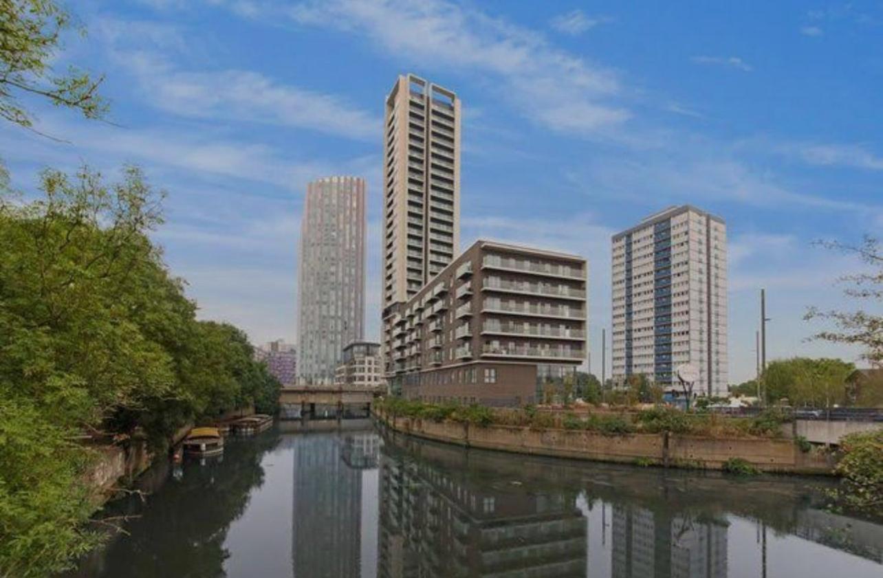 Apartment Cosy One Bedroom 5 Min Walk To Abba Voyage Venue Stadium