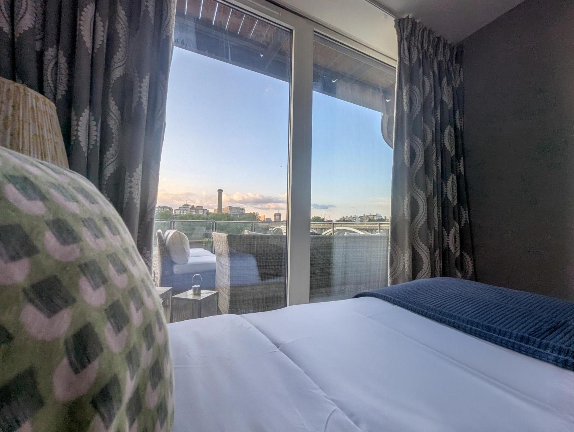 Estatesmen Chelsea Bridge Flat Apartment London