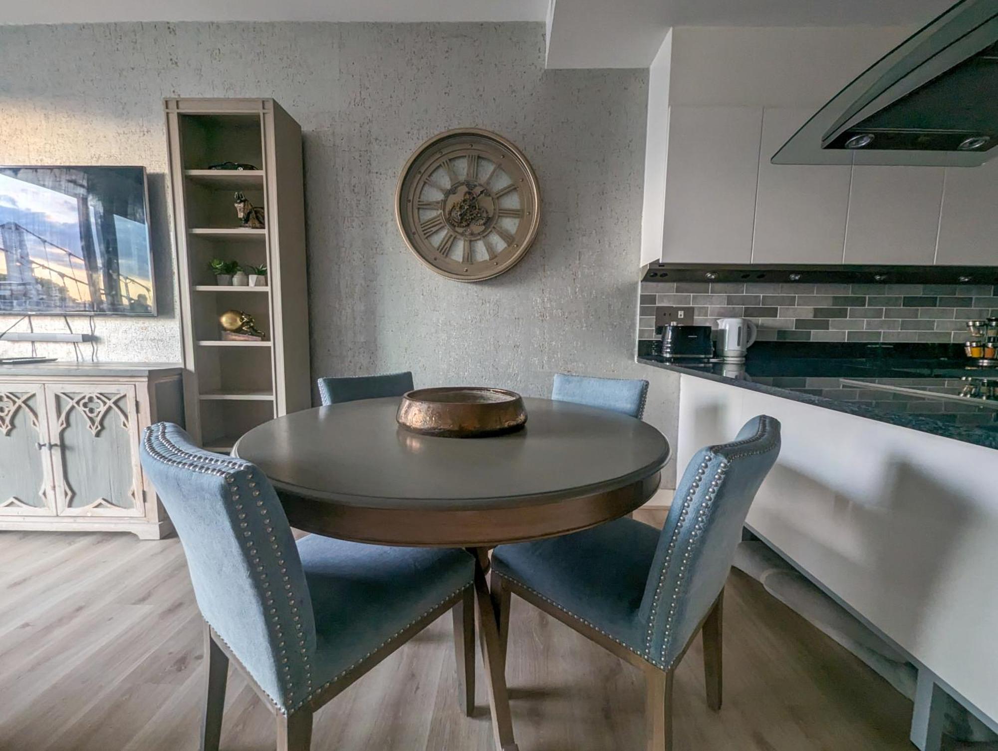 Estatesmen Chelsea Bridge Flat London