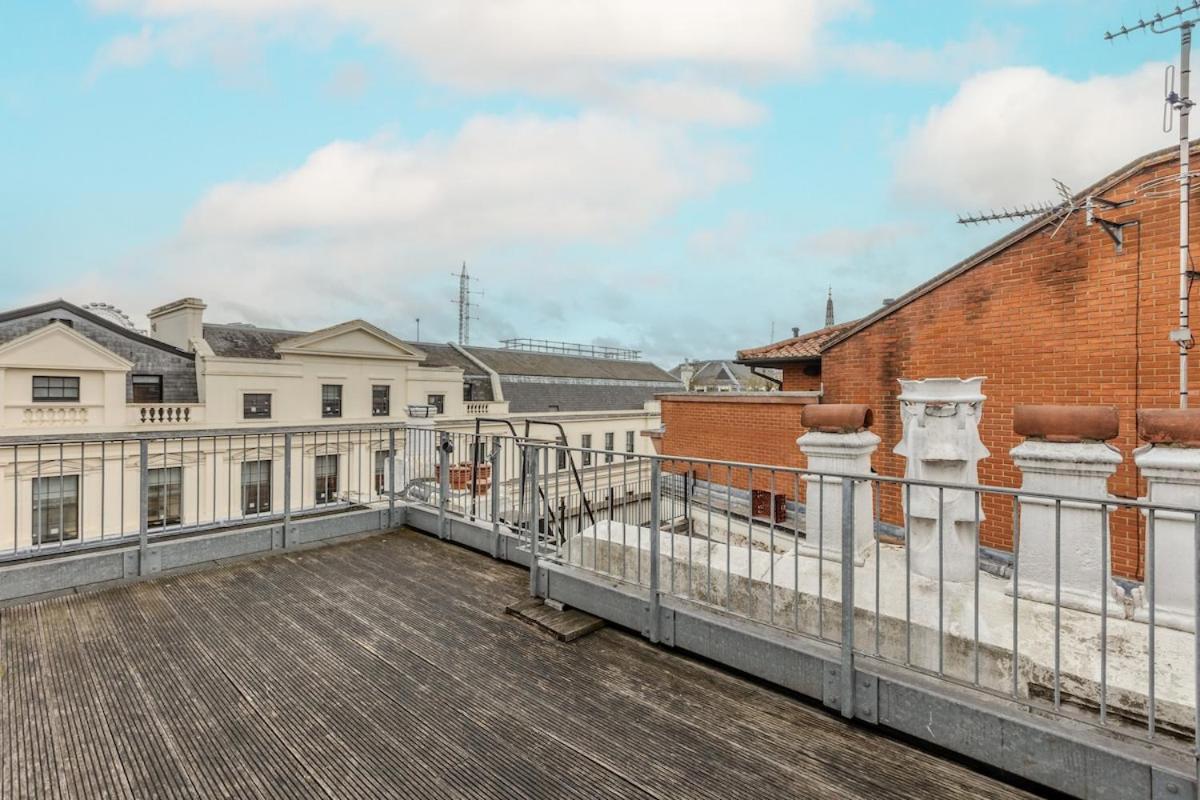 Apartment 2 Bd Soho Luxury Living-high Ceilings Huge Terrace
