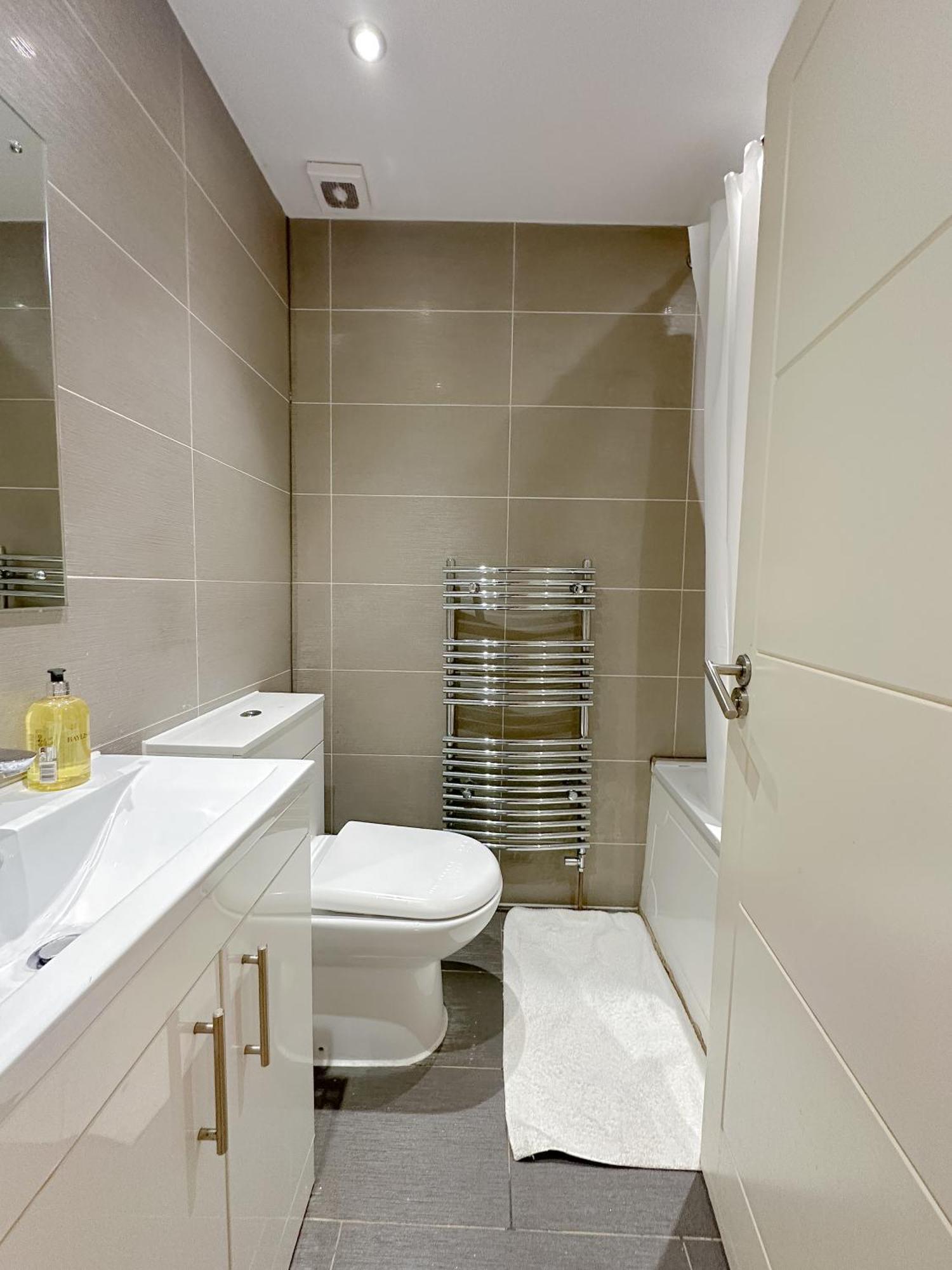 Evergreen Apartments, Flat 3, Leilighet London