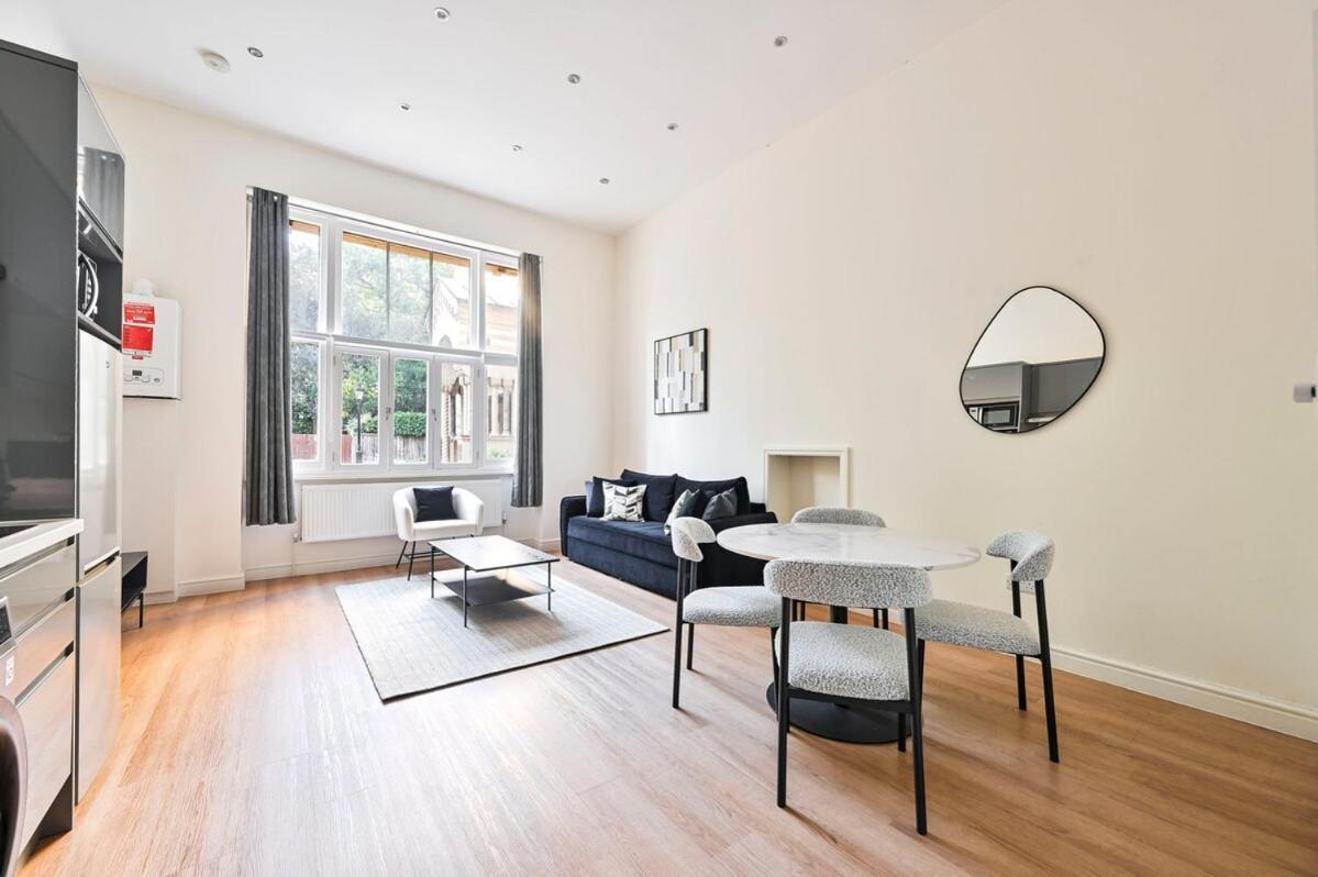 Knightsbridge Ground Floor Gem Next Hide Park Apartment London