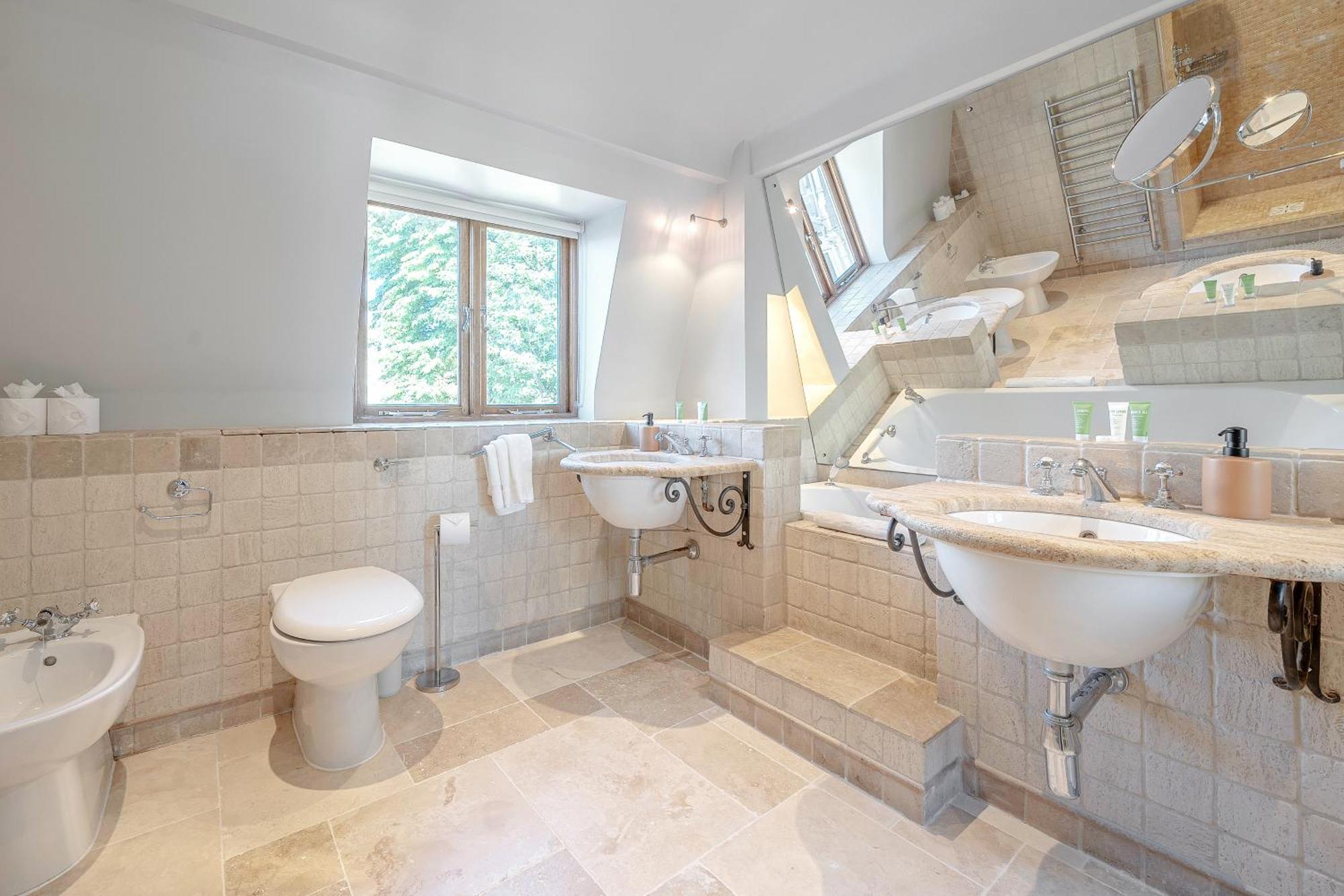 Ferienhaus Luxurious 4 Bedroom In Kensington London