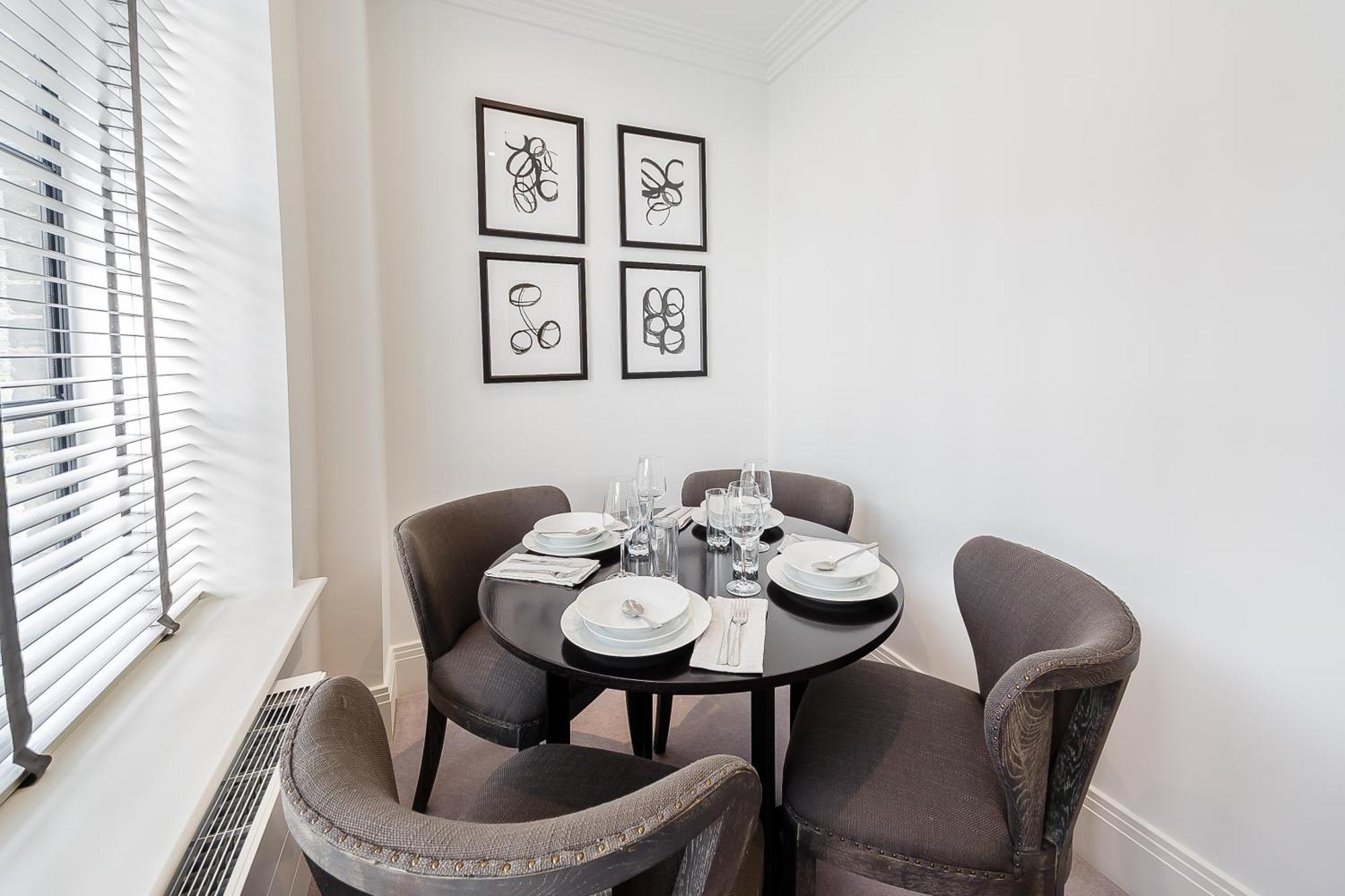 Palace Wharf Apartment *