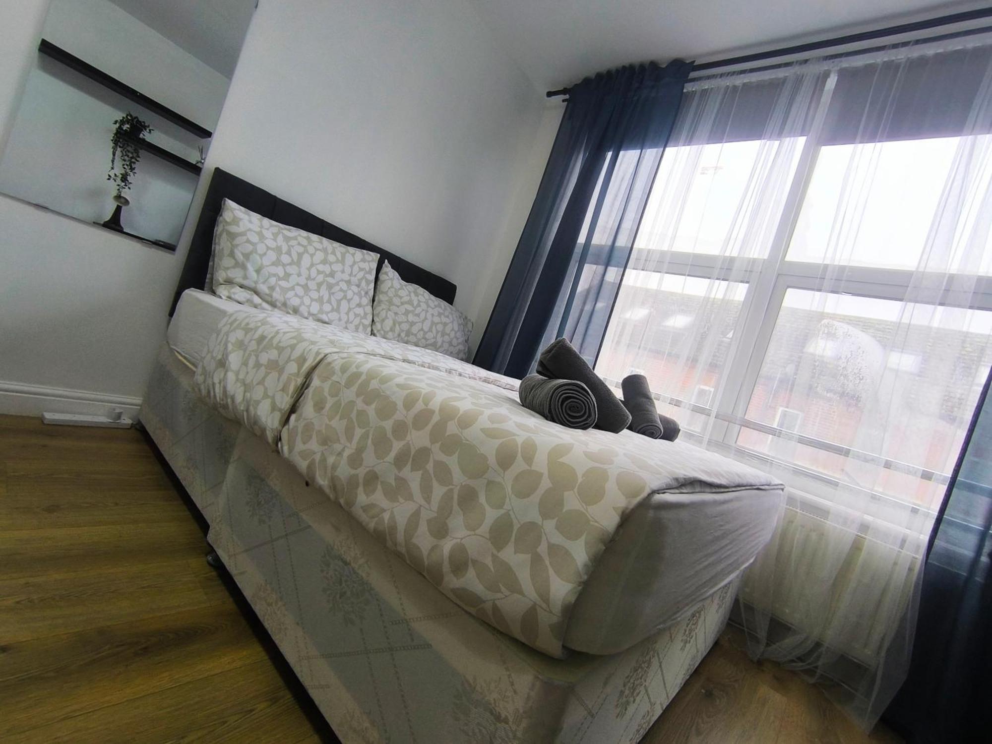 Guest house 4 Person 3min From South Wimbeldon Tube Station Room2 *