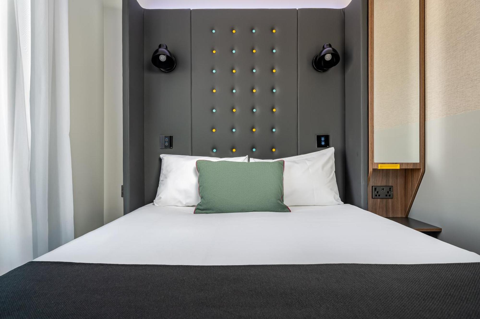 Point A Canary Wharf Hotel London