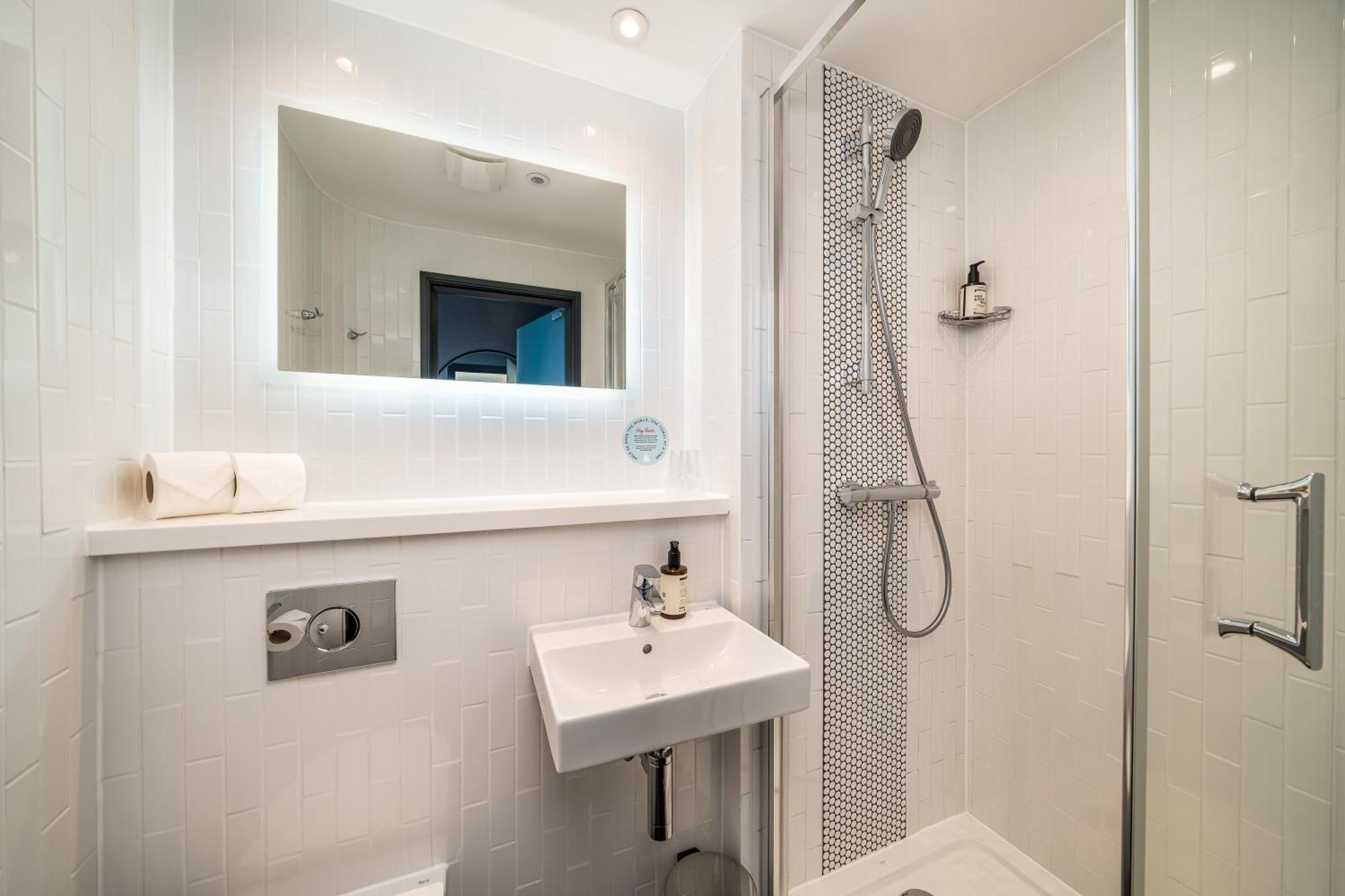 Point A Canary Wharf Hotel London