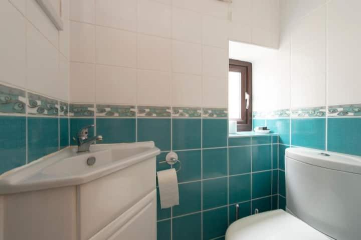 Holiday home Large 6 Bed With 9 Separate Beds 3 Baths 4 Toilets *