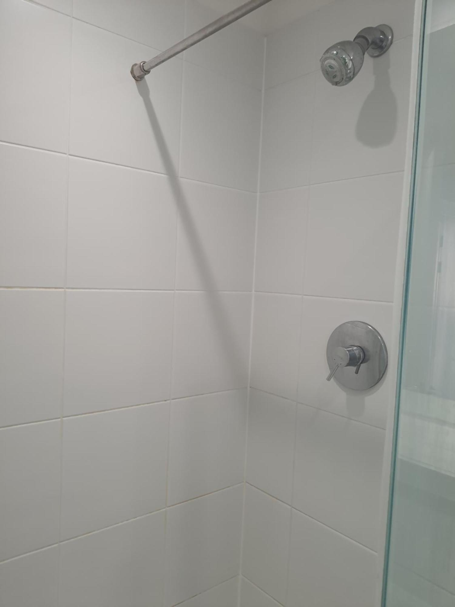 Ensuite Room In Canary Wharf Top-Floor Apartment Apartment