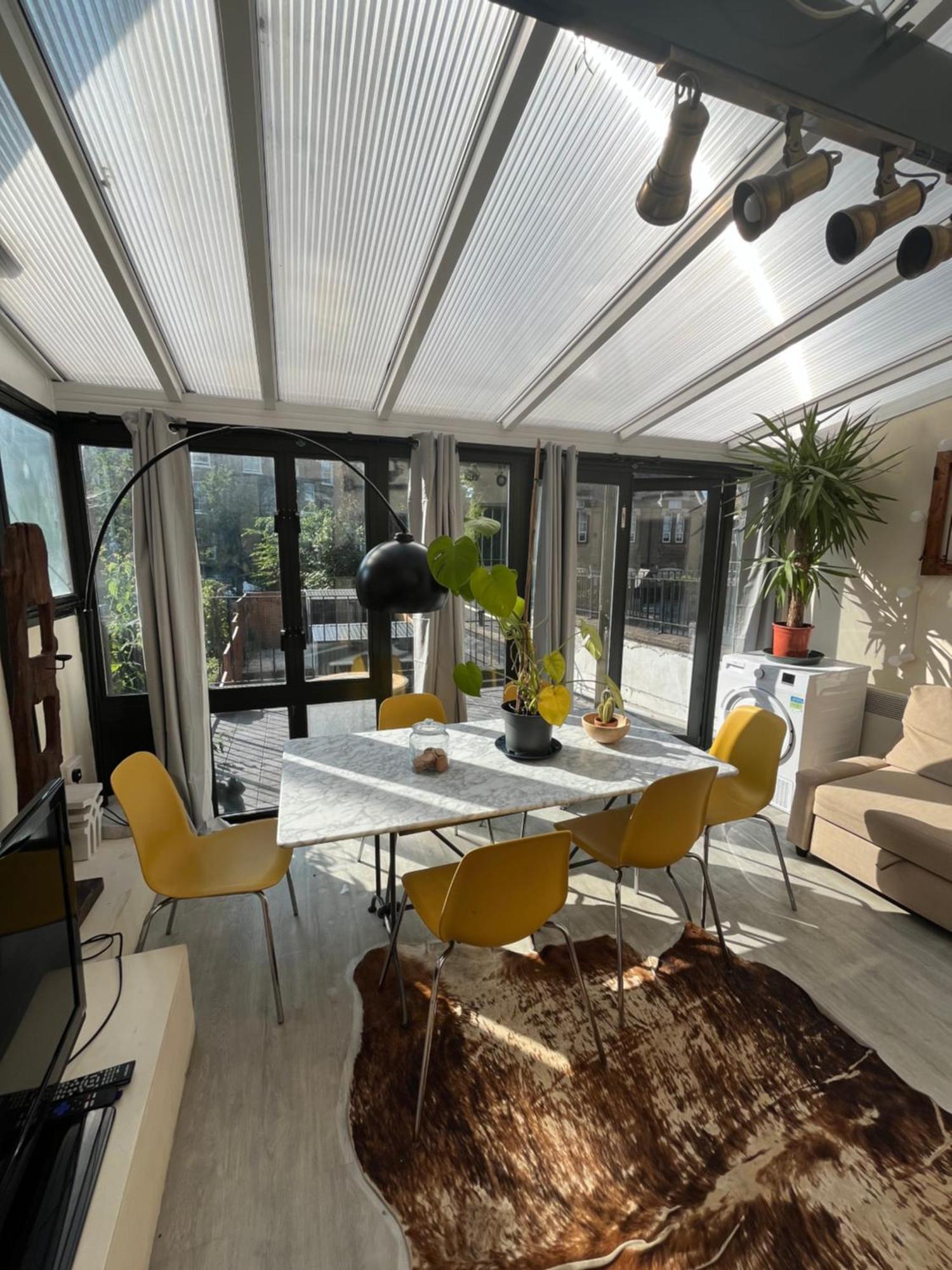 Cosy Camden 2 Bedroom With Terrace Apartment *