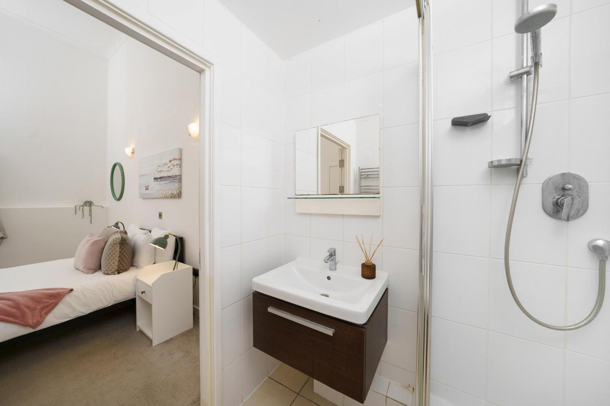 Modern 3br - Flat Sleeps 8 - Walk To Liverpool St Londres