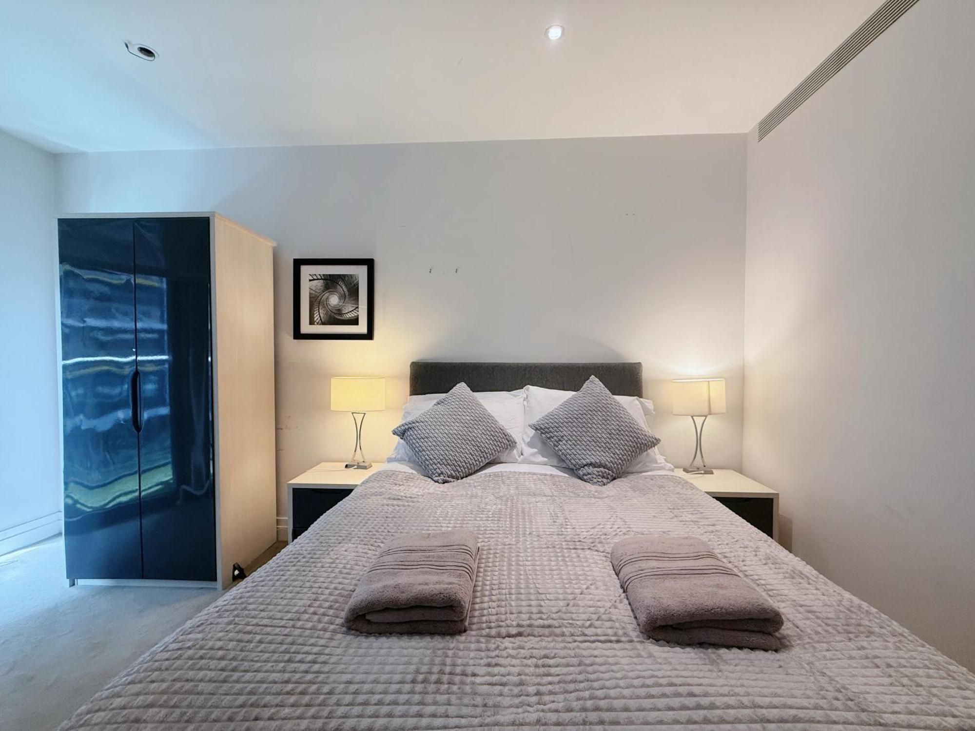 Luxurious And Spacious Near Us Embassy Leilighet London