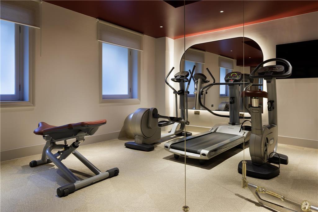 The Memoir Club, Formerly Ambassadors Bloomsbury Hotell 4*