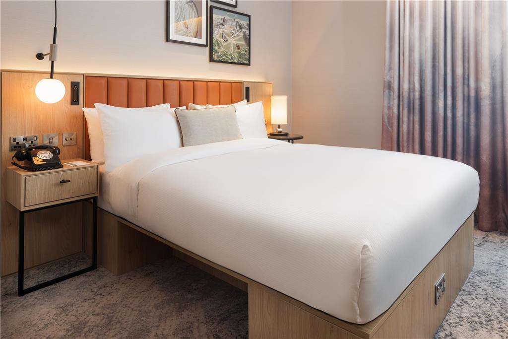 The Memoir Club, Formerly Ambassadors Bloomsbury Hotell