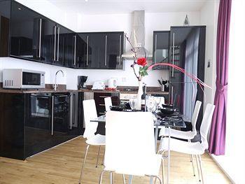 Hotel Churchill House 3*