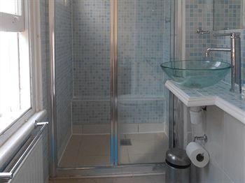 Primrose Guest house 3*