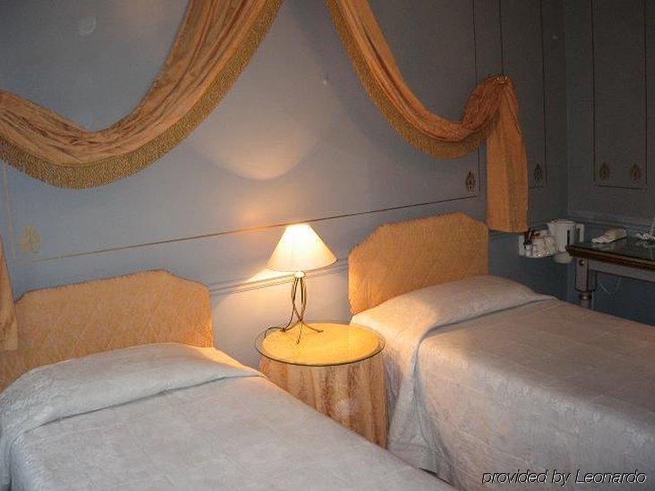 Rushmore 3* London
