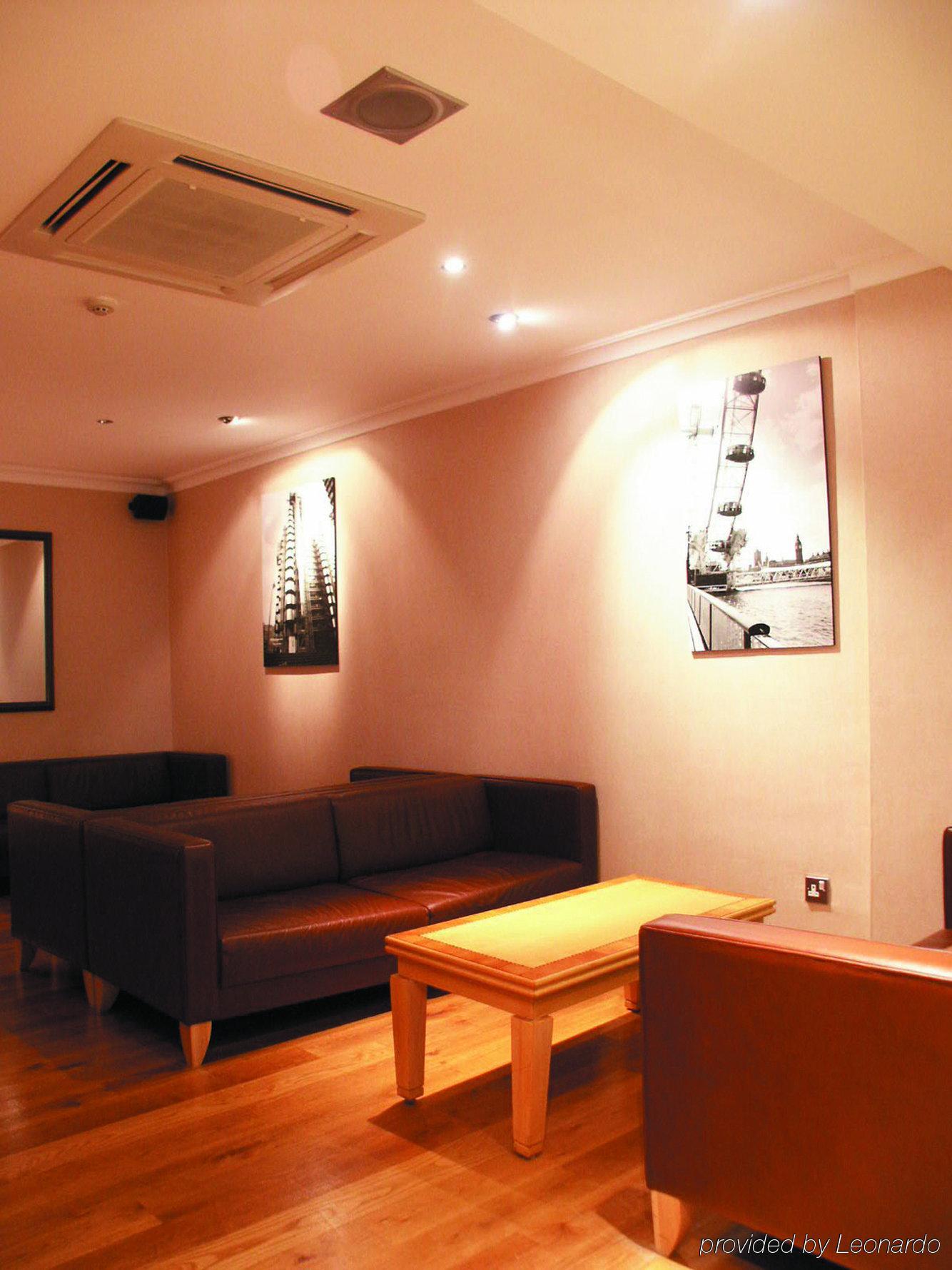 Norfolk Plaza Hotel 3*