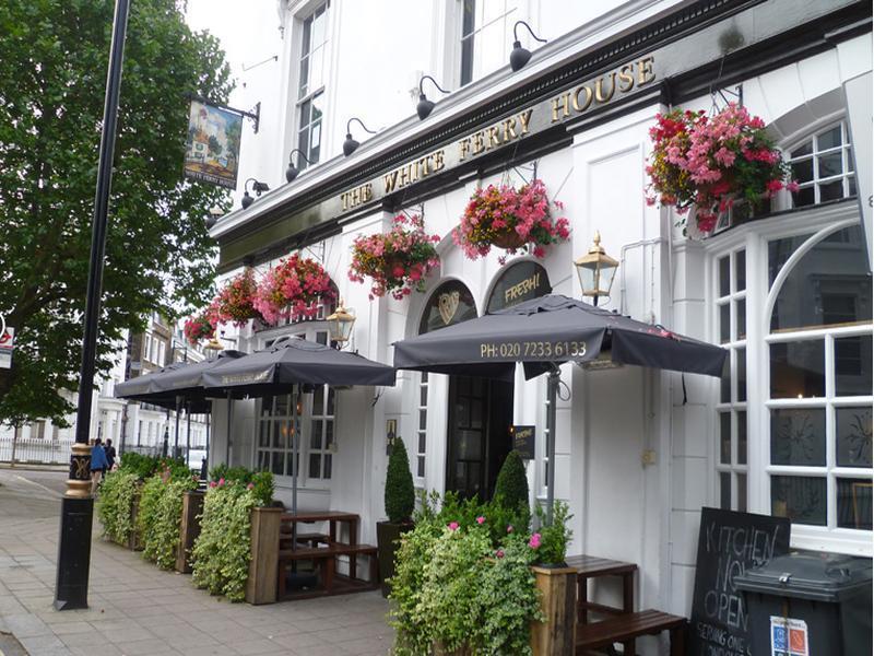 Publove @ The White Ferry, Victoria Vandrerhjem *