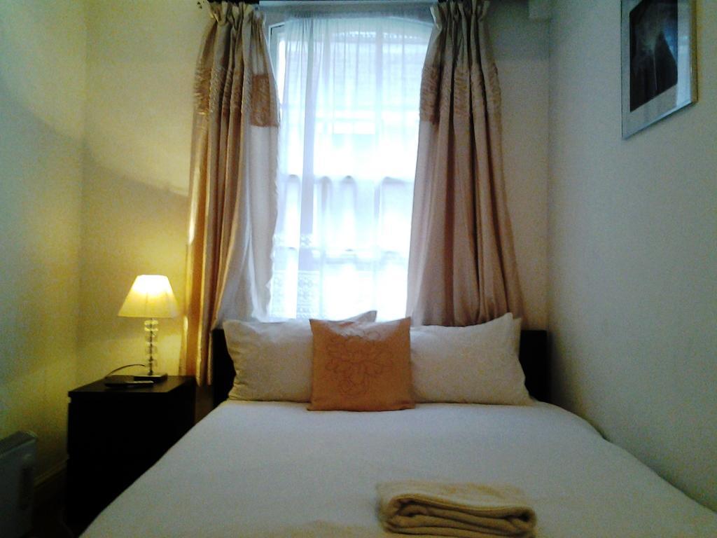 Hostel Widegate London