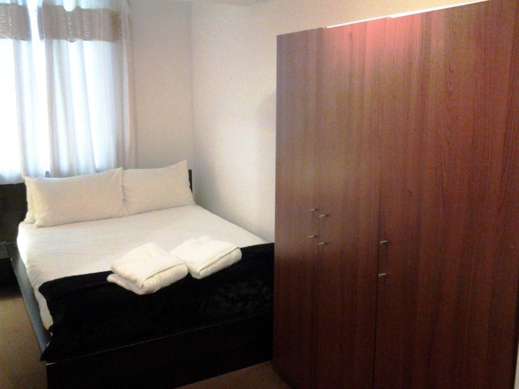 Widegate Hostel *