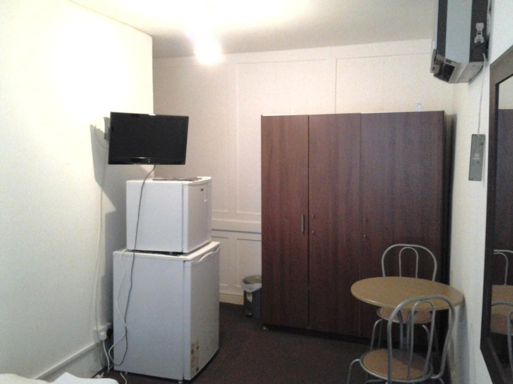 Hostel Widegate London