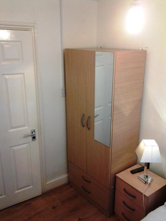 Widegate Hostel *