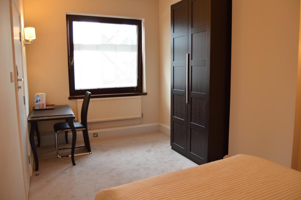 Guest house Top Night London