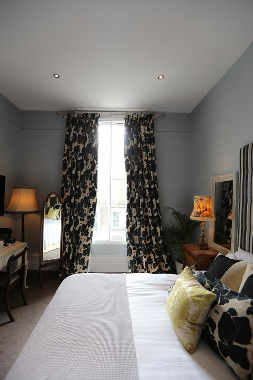 The Crown And Sceptre Hotel