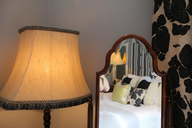 The Crown And Sceptre 4*