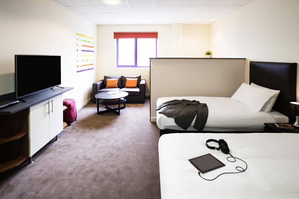 Ibis Styles Excel 3* London